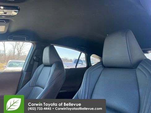 Used 2021 Toyota Venza Limited image 27