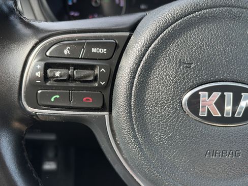 Used 2017 Kia Optima Premium FWD image 30