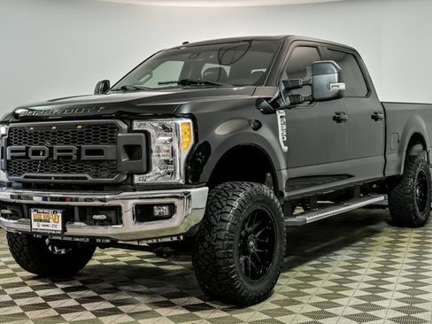 Used 2017 Ford F350 Lariat w/ Lariat Ultimate Package image 4