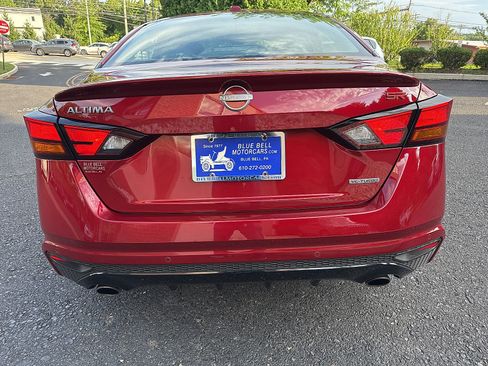 Used 2024 Nissan Altima 2.0 SR FWD image 7