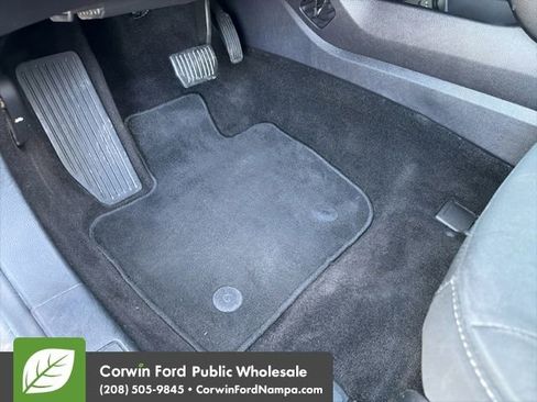 Used 2018 Ford Fusion SE w/ Fusion SE Technology Package FWD image 26