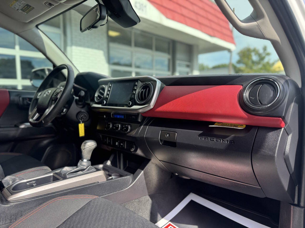 Used 2022 Toyota Tacoma SR5 w/ Technology Package RWD image 35