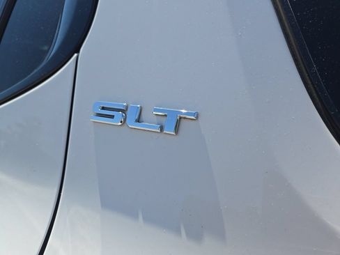 Used 2019 GMC Acadia SLT w/ Black Edition FWD image 8