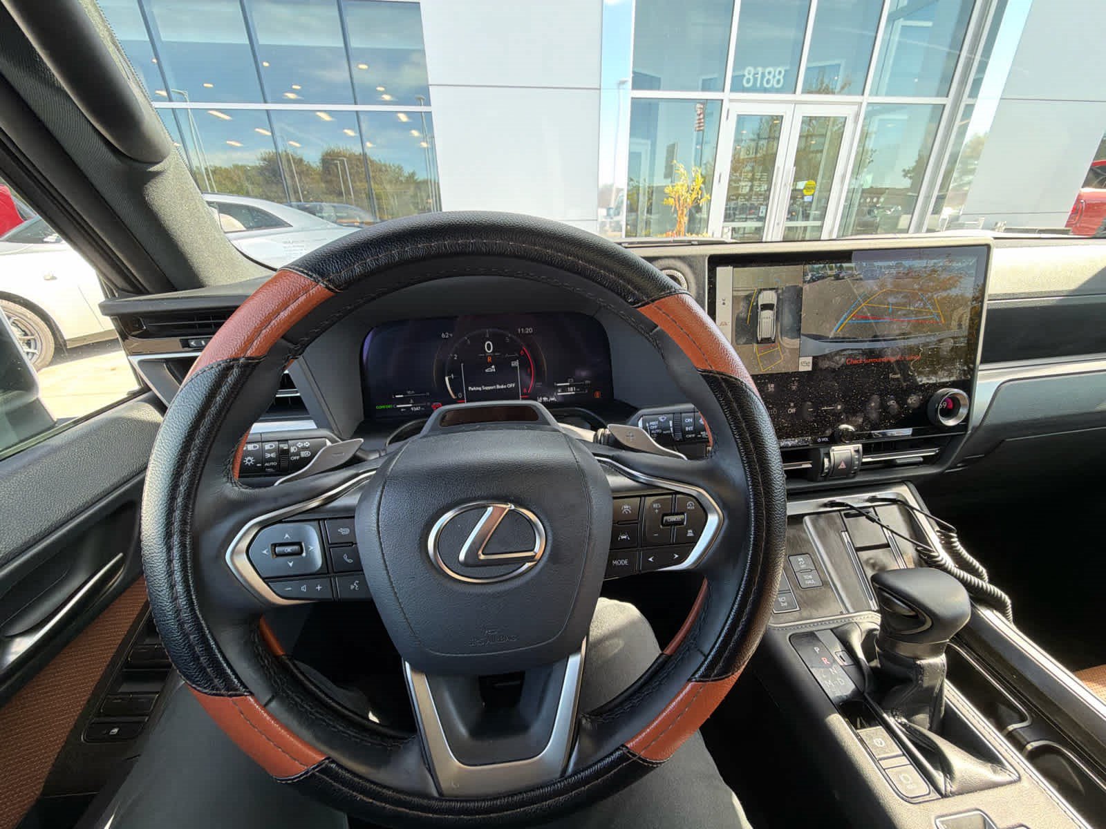 Used 2025 Lexus GX 550 w/ Accessory Package (2T) AWD/4WD image 9