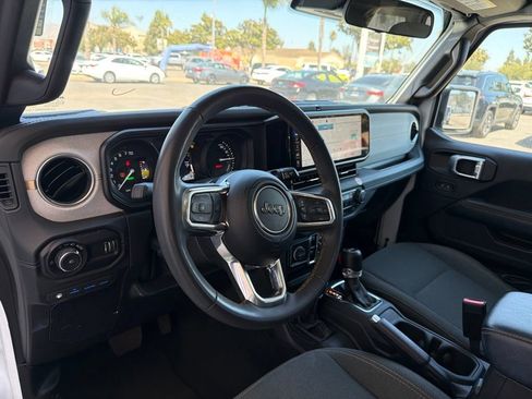 Used 2024 Jeep Wrangler Unlimited Sahara AWD/4WD image 7