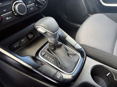Used 2025 Kia Soul LX w/ LX Technology Package FWD image 38