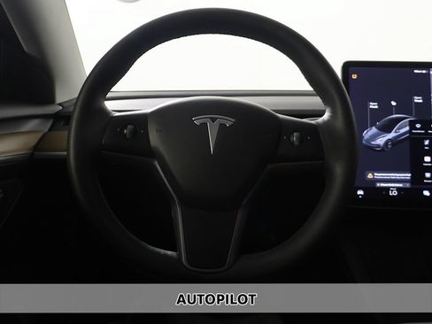 Used 2021 Tesla Model 3 Standard Range Plus RWD image 3