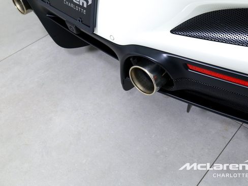 Used 2022 Ferrari F8 Tributo RWD image 35