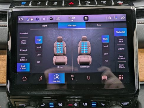 Used 2022 Jeep Grand Cherokee Summit AWD/4WD image 9