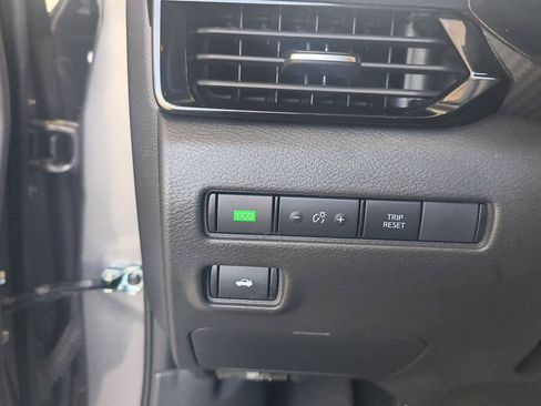 Used 2025 Nissan Sentra SV w/ All-Weather Package FWD image 17