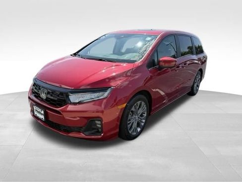 Used 2025 Honda Odyssey Touring image 3