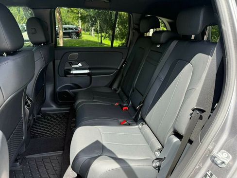 Used 2025 Mercedes-Benz EQB 300 4MATIC image 9