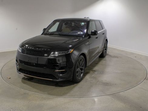 Used 2023 Land Rover Range Rover Sport SE Dynamic image 1