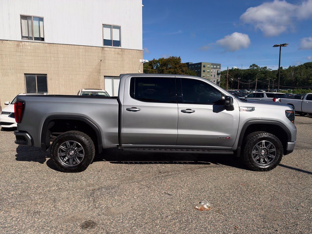Used 2024 GMC Sierra 1500 AT4 w/ Technology Package AWD/4WD image 8