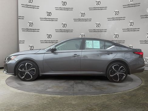 Used 2024 Nissan Altima 2.5 SR image 2