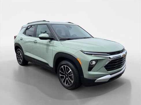 Used 2025 Chevrolet TrailBlazer LT FWD image 7
