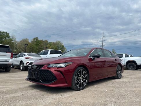 Used 2019 Toyota Avalon XSE w/ All Weather Liner Package FWD image 2
