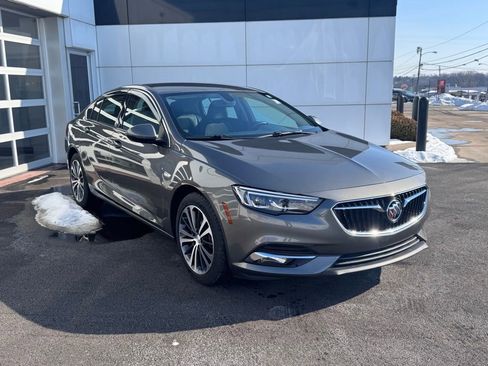 Used 2018 Buick Regal Preferred w/ Driver Confidence Package #1 image 9