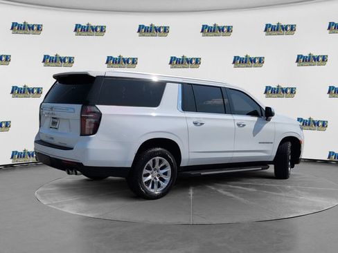 Used 2022 Chevrolet Suburban Premier w/ Premium Package RWD image 6