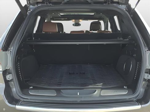 Used 2021 Jeep Grand Cherokee Overland image 11