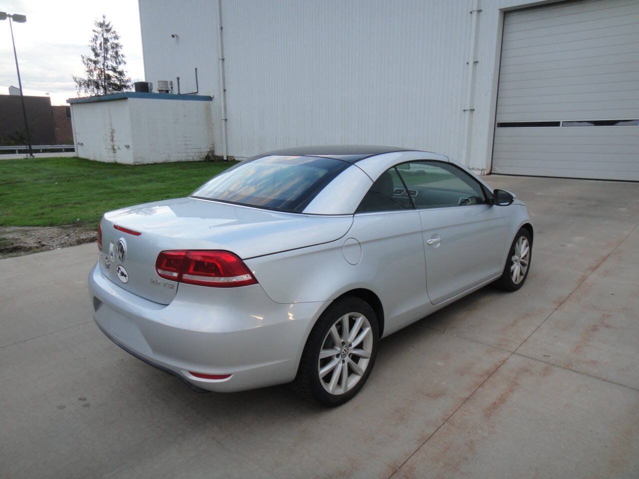 Used 2012 Volkswagen Eos Komfort FWD image 19