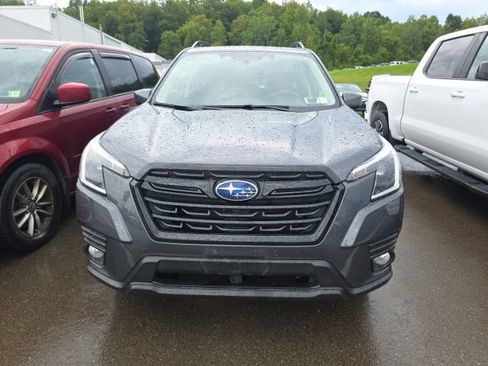 Used 2023 Subaru Forester Premium AWD/4WD image 3