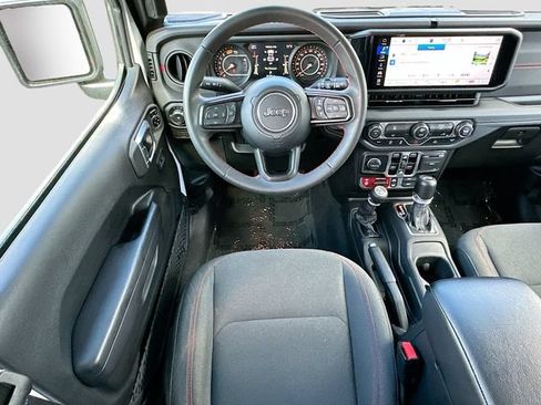 Used 2024 Jeep Wrangler Unlimited Rubicon AWD/4WD image 21