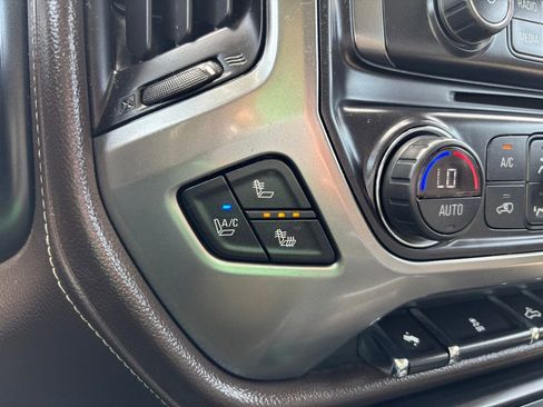 Used 2015 Chevrolet Silverado 1500 LTZ Z71 w/ LTZ Plus Package AWD/4WD image 23