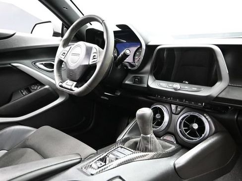 Used 2020 Chevrolet Camaro SS RWD image 15