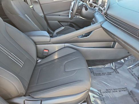 Certified 2025 Hyundai Elantra Sport image 21