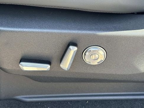 New 2026 Lincoln Navigator Reserve AWD/4WD image 25