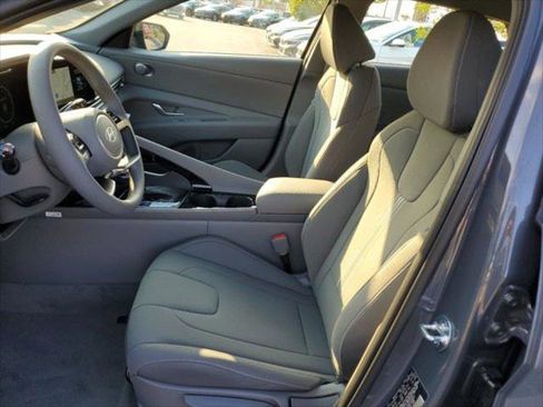 New 2024 Hyundai Elantra Blue image 8