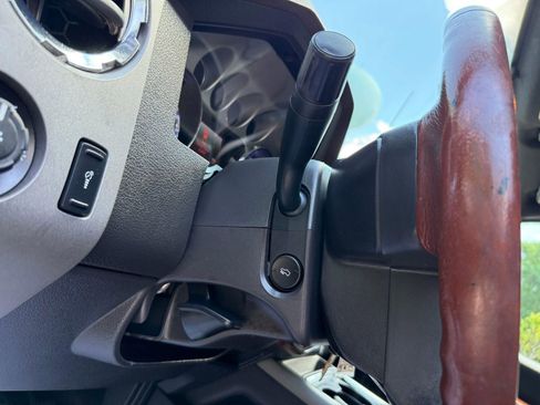 Used 2012 Ford F250 King Ranch w/ King Ranch w/Chrome Pkg image 42