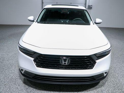 Used 2024 Honda Accord EX image 4