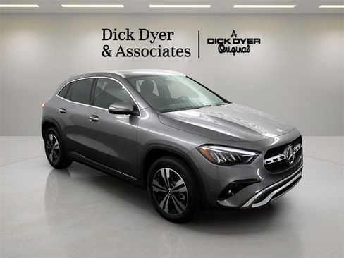 Used 2025 Mercedes-Benz GLA 250 image 1
