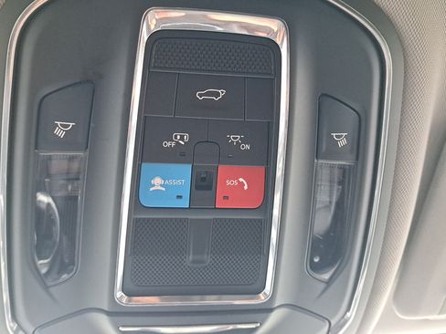 Used 2023 Jeep Grand Cherokee L Limited AWD/4WD image 37