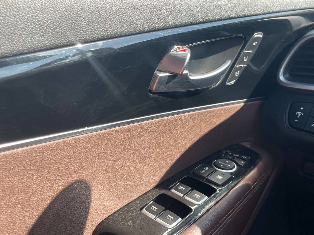 Used 2020 Kia Sorento SX FWD image 18