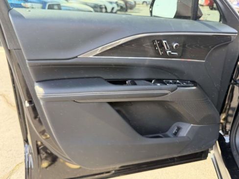 Certified 2024 Cadillac Lyriq Luxury AWD/4WD image 18