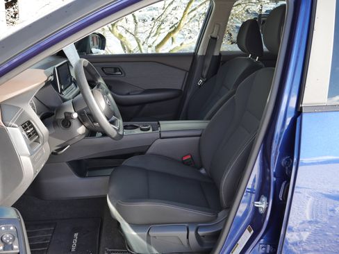 Certified 2023 Nissan Rogue S image 3