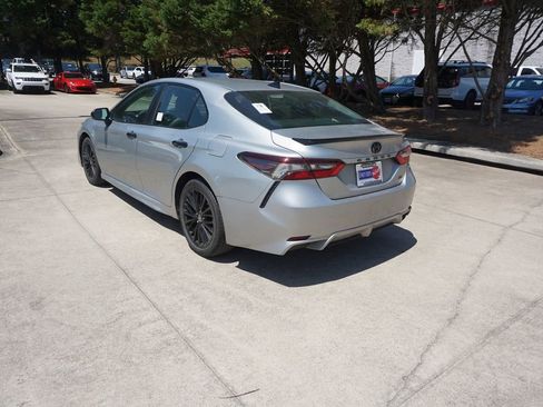 Used 2022 Toyota Camry SE FWD image 18