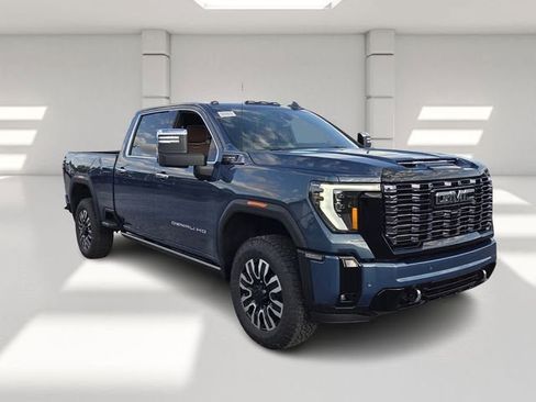 New 2026 GMC Sierra 2500 Denali Ultimate AWD/4WD image 7