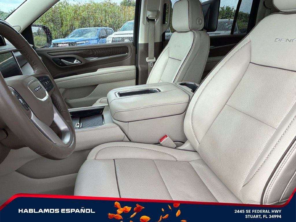 Used 2024 GMC Yukon XL Denali w/ Denali Reserve Package AWD/4WD image 10
