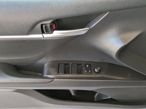 Used 2023 Toyota Camry SE image 18