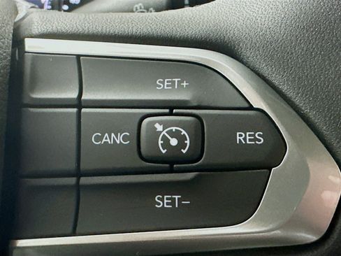 Used 2026 Jeep Compass Latitude AWD/4WD image 13