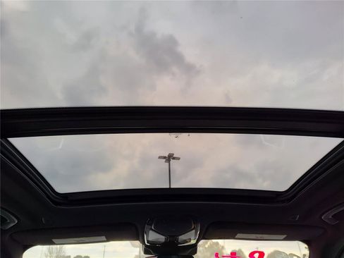 Certified 2025 BMW X5 sDrive40i w/ Premium Package image 24