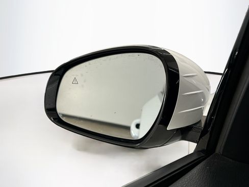 Used 2025 Genesis G70 2.5T AWD/4WD image 16