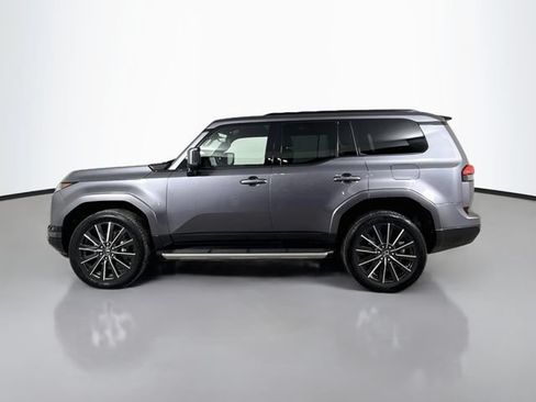 Used 2025 Lexus GX 550 w/ Accessory Package (Z1) AWD/4WD image 8