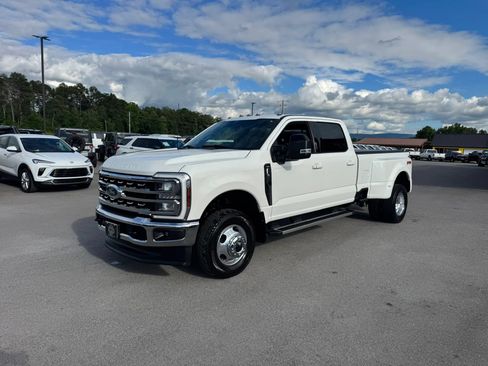 Used 2024 Ford F350 Lariat AWD/4WD image 2