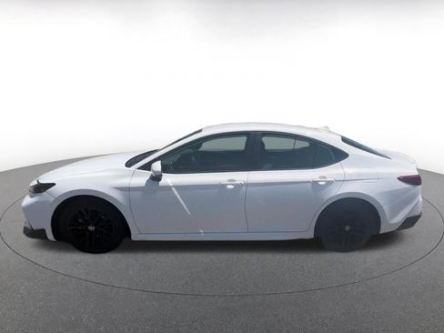 Used 2025 Toyota Camry SE FWD image 10