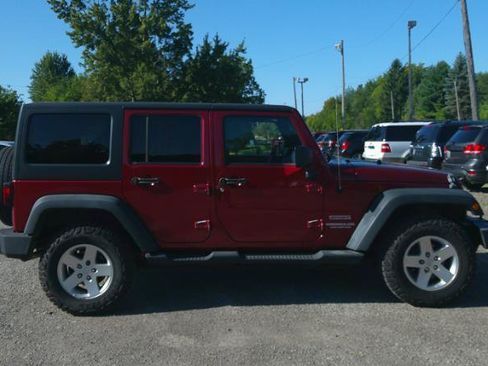 Used 2012 Jeep Wrangler Unlimited Sport AWD/4WD image 3